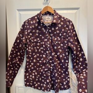 Shyanne Western shirt for women, long sleeve with snap closure, size L.